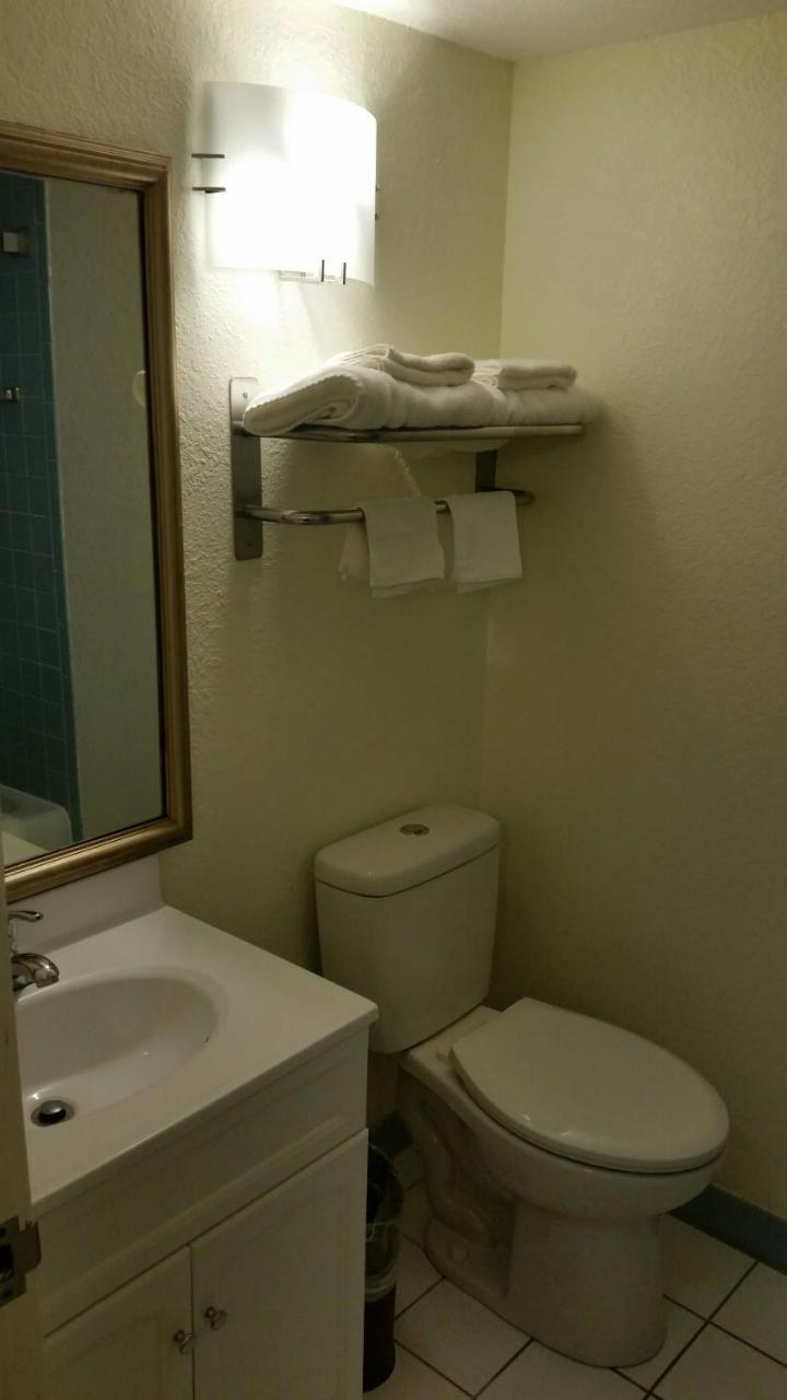 Riverwalk Inn & Suites Fort Atkinson Εξωτερικό φωτογραφία